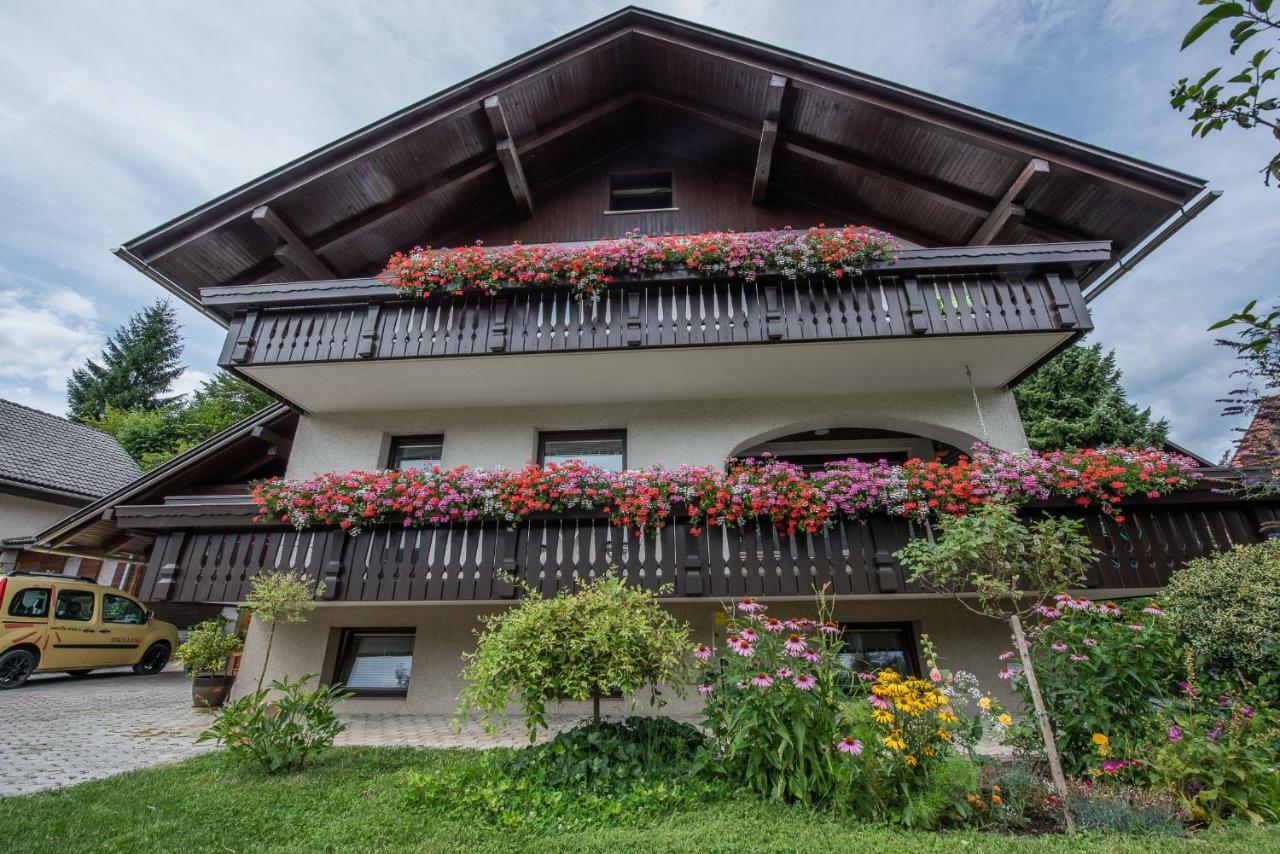 Apartments Artemida Блед Экстерьер фото